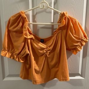 puff sleeve crop top